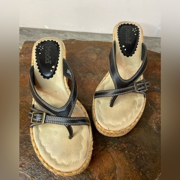 Easy Spirit~Mudd~Black/Light Gray/Tan Thong Wicker-Look Wedge Sandals~Size 9M - Picture 2 of 14